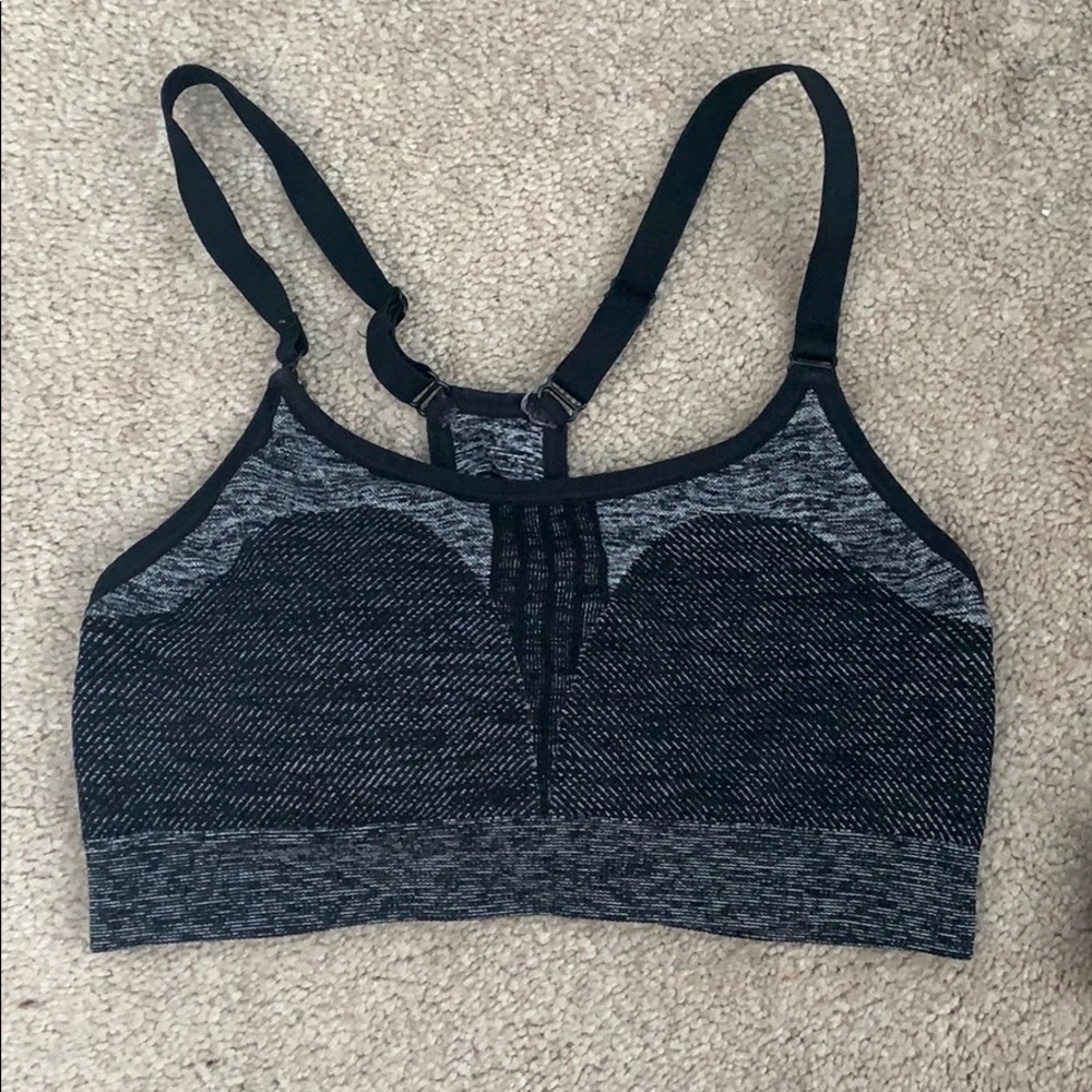 SPORTS BRA​